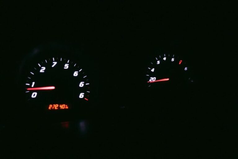 Voyant voiture clé à molette : Signification et solutions