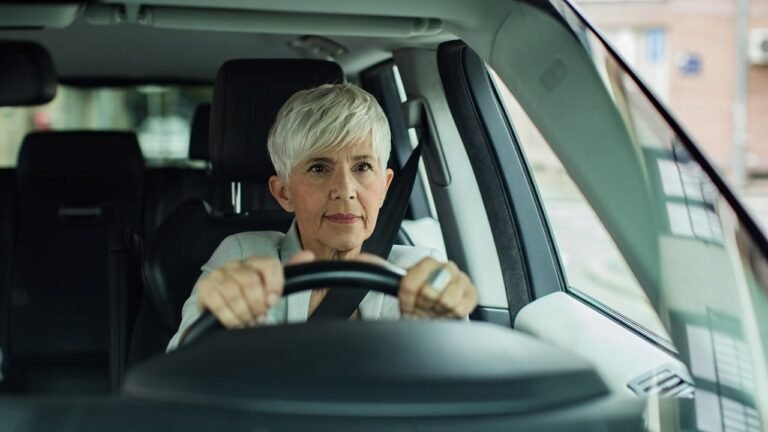 fini le permis a vie pour les conducteurs seniors vers une reduction de la duree de validite du permis des plus de 65 ans