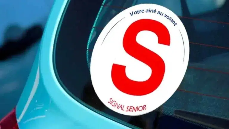 La nouvelle est tombée : il sera désormais indispensable d’avoir un macaron S sur les voitures des seniors à partir de cet âge